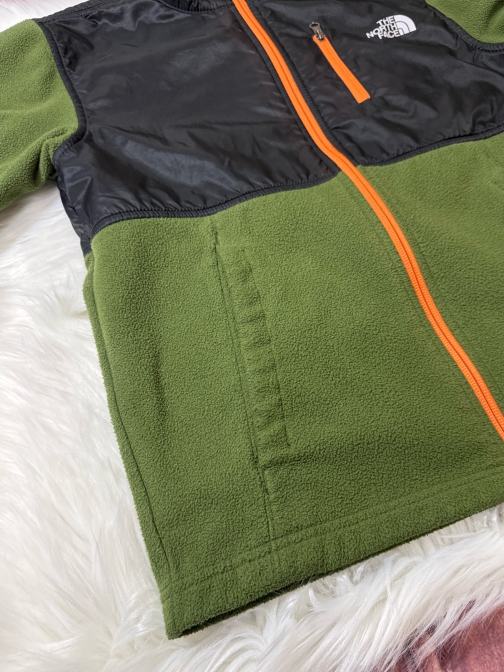 The North Face Fleece Zip Up Jacket - Boys Size Medium (10/12) - Picture 9 of 16